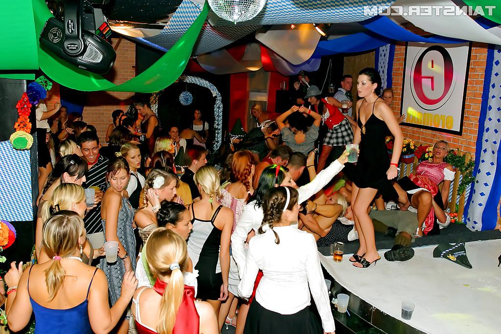16P Slutty babes with tempting bodies are into wild drunk groupsex