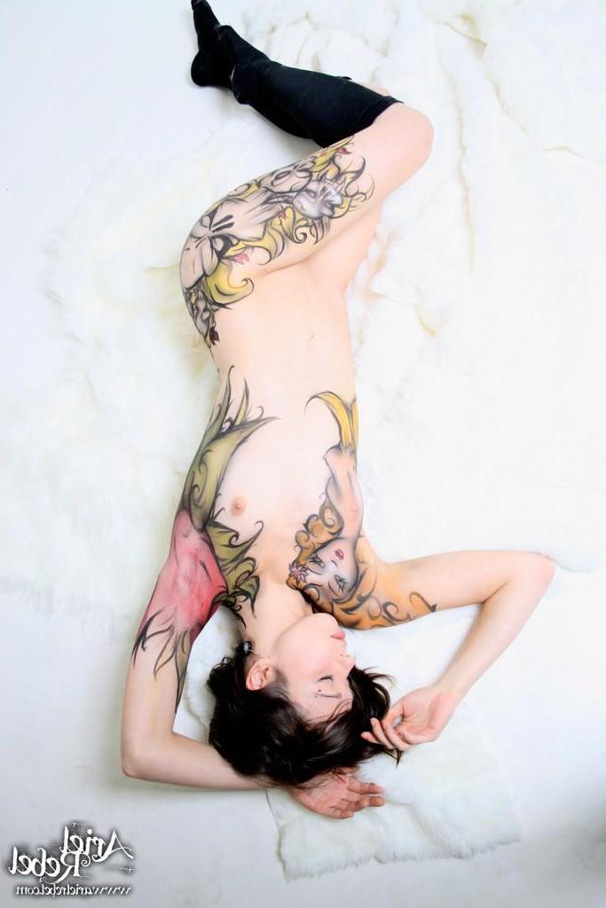 15P Ariel Rebel does a sexy tease in body paint