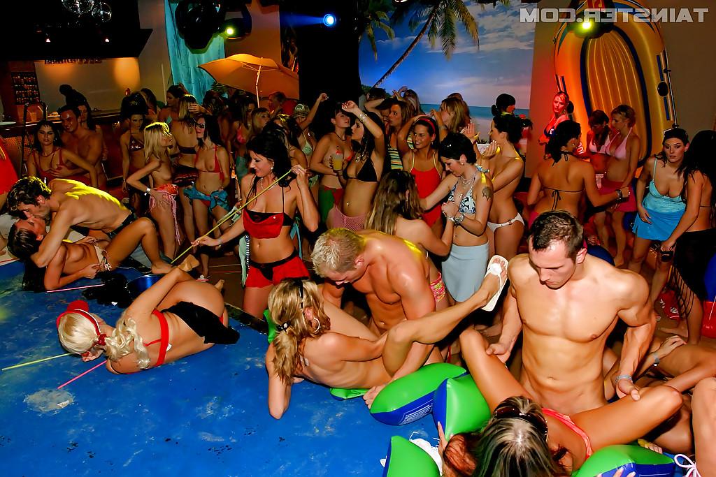 16P Affy european MILFs enjoy a tremendous groupsex at the wild party