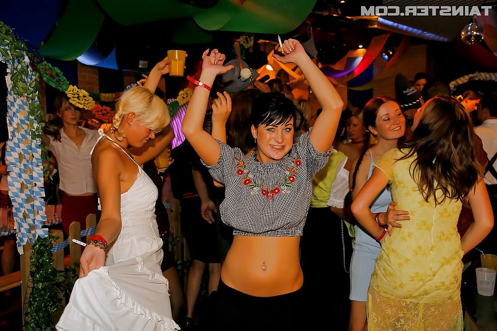 16P Liberated european gals spend some good time at the drunk party