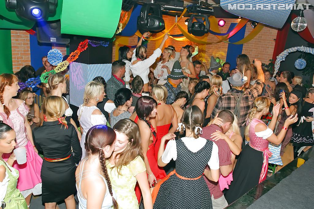 16P Liberated european gals spend some good time at the drunk party