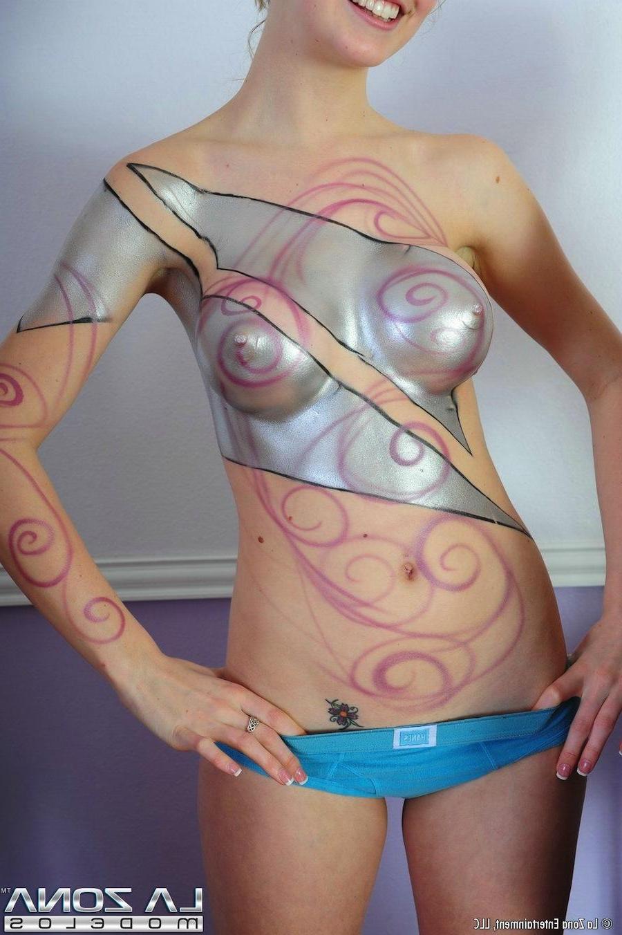 15P Aston looks sexy with body paint over her topless body