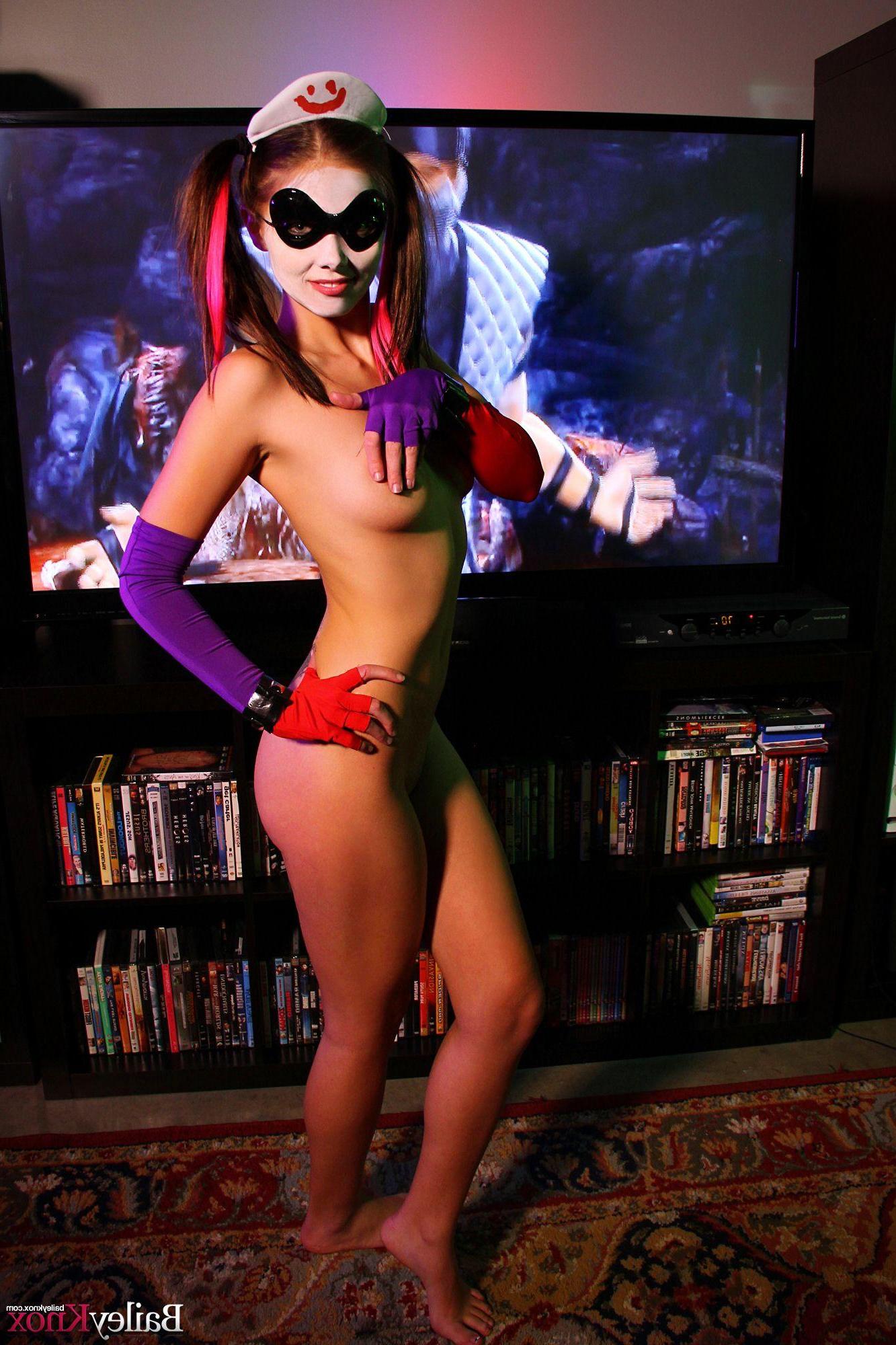 12P Bailey Knox gives you a little Harley Quinn from Arkham Asylum cosplay
