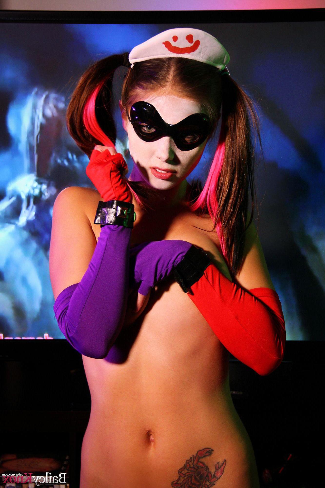 12P Bailey Knox gives you a little Harley Quinn from Arkham Asylum cosplay