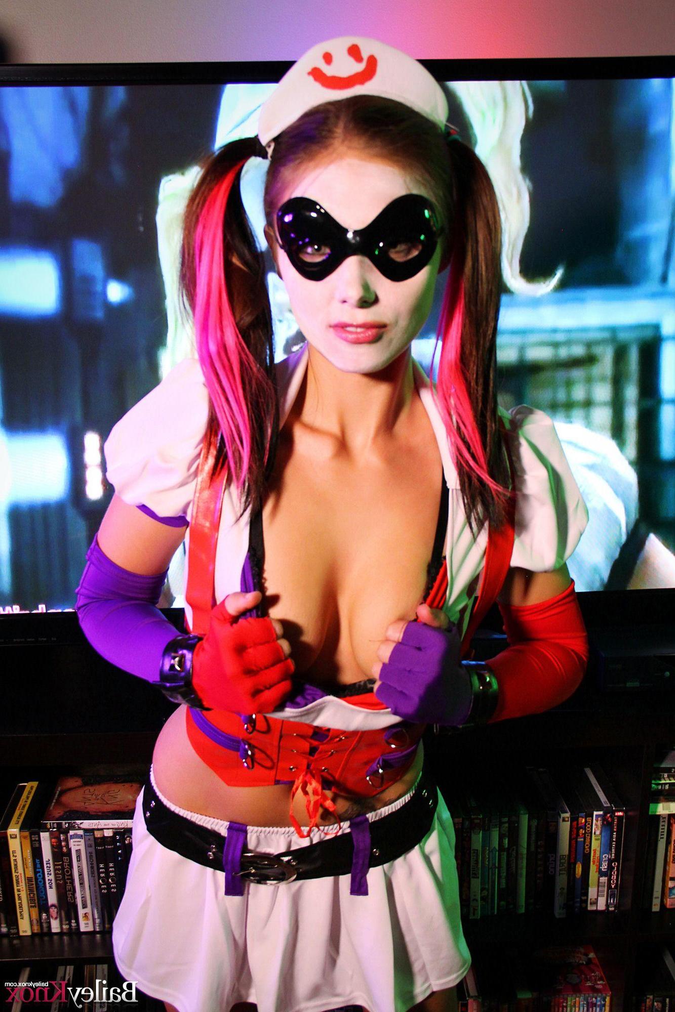 12P Bailey Knox gives you a little Harley Quinn from Arkham Asylum cosplay