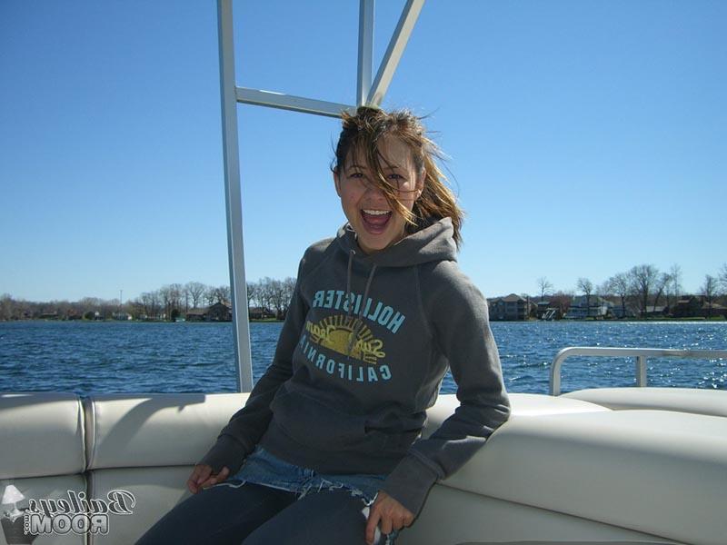 15P Pictures of Bailey's Room topless on a boat