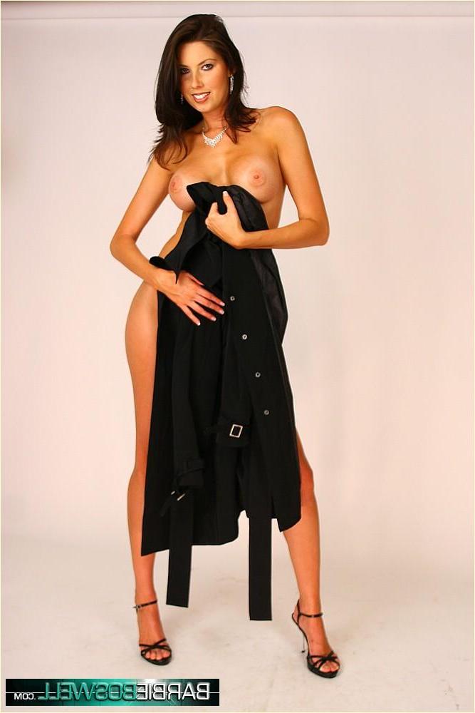 17P Pictures of teen girl Barbie Boswell exposing her hot nude body