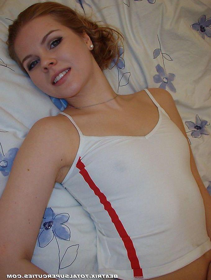 20P Pictures of teen cutie Beatrix waiting for you in bed