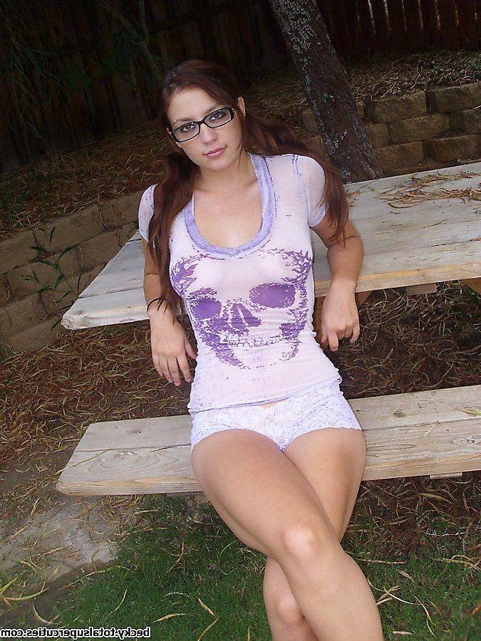 20P Pictures of Becky exposing her fuckable body outside