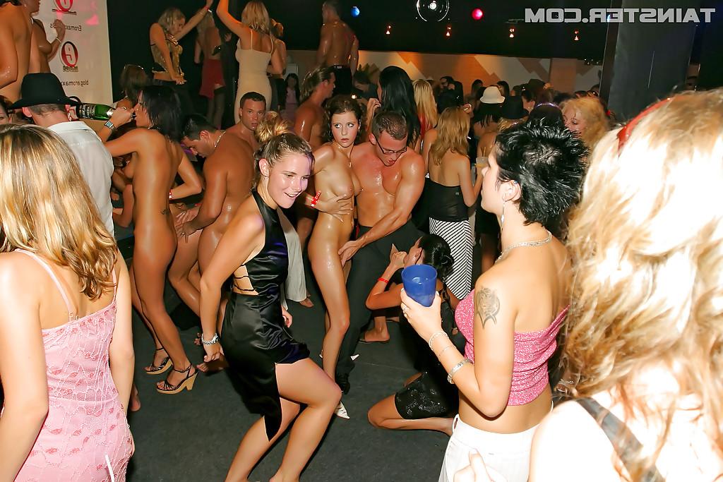 16P Sex-hungry ladies suck and fuck hard dicks at the wild drunk party