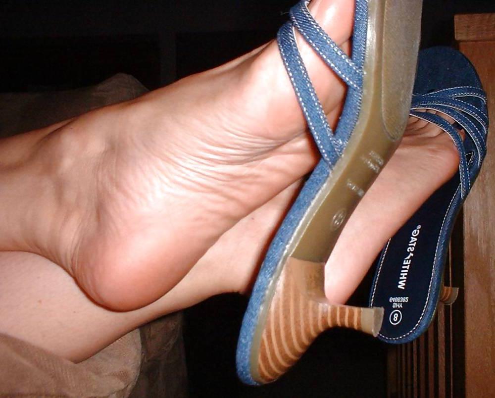 8P Blue toes