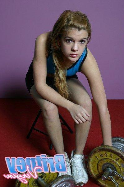 16P Pictures of teen girl Britney Virgin teasing with her hot body
