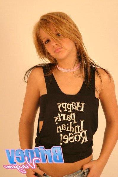 15P Pictures of teen Britney Virgin teasing with her hot body