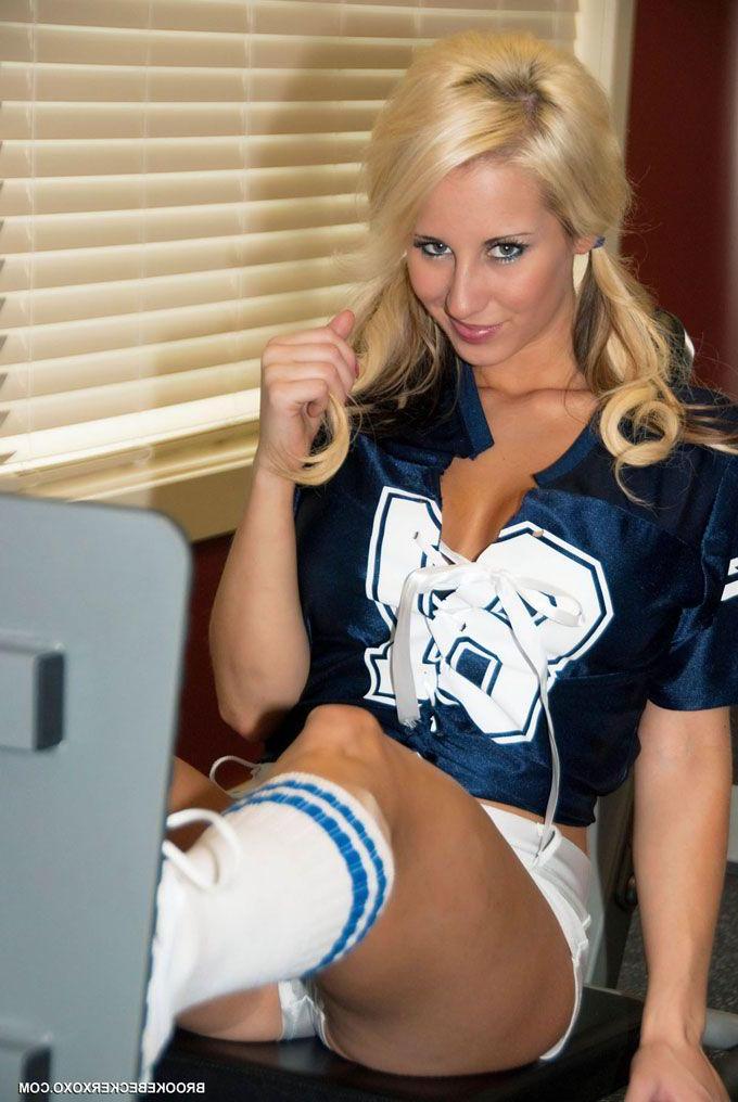 16P Pictures of teen cutie Brooke Becker sending a sexy salute to her team