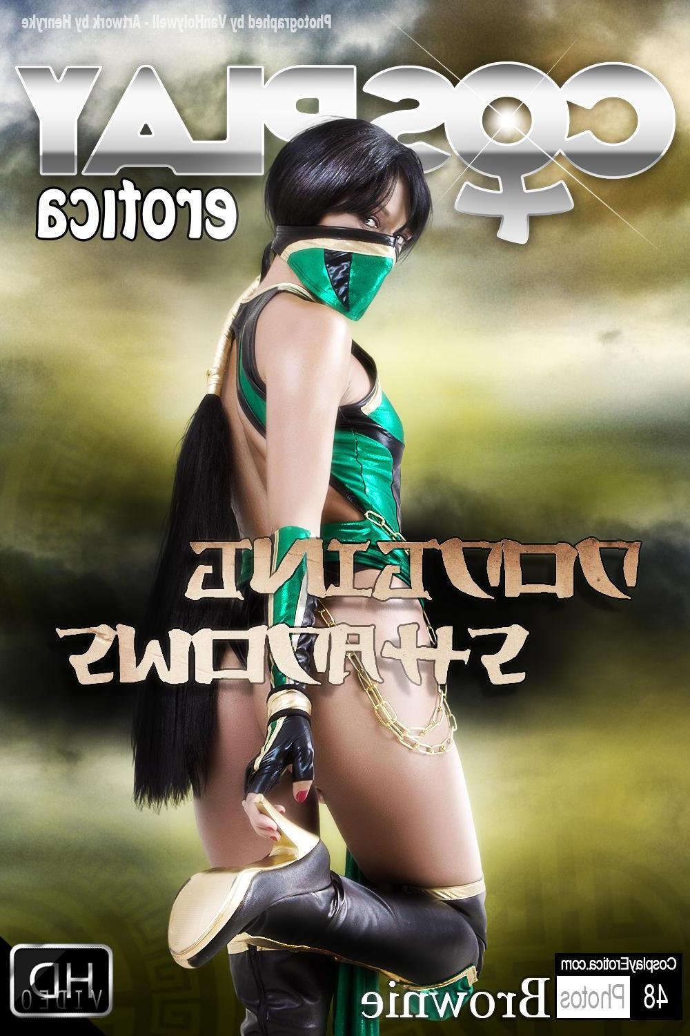 12P Cosplay babe Brownie dresses as a super hot Jade from Mortal Kombat