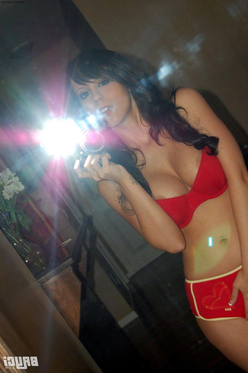 15P Pictures of Bryci taking sexy pics of herself
