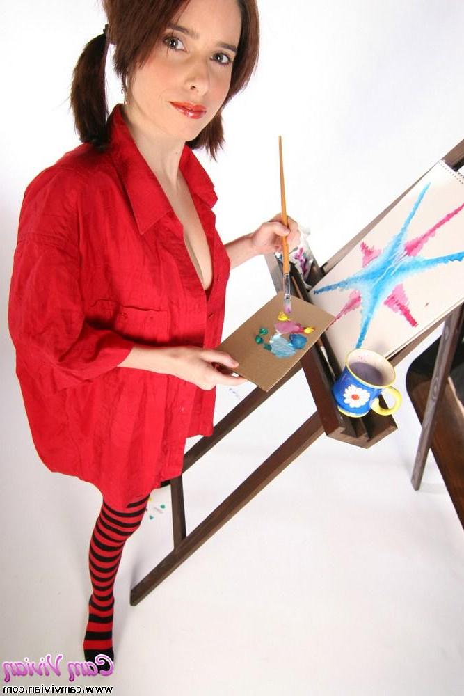 19P Pictures of teen hottie Cam Vivian painting in long striped socks