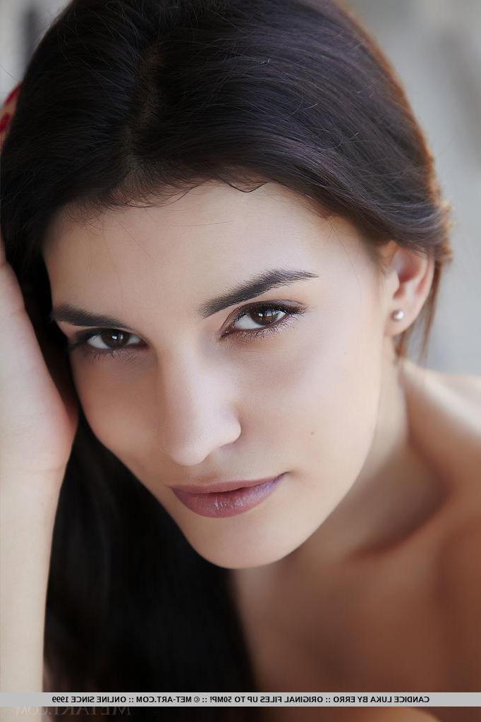 18P Brunette teen Dancie Luka strips down to her high heels in "Bersatu"