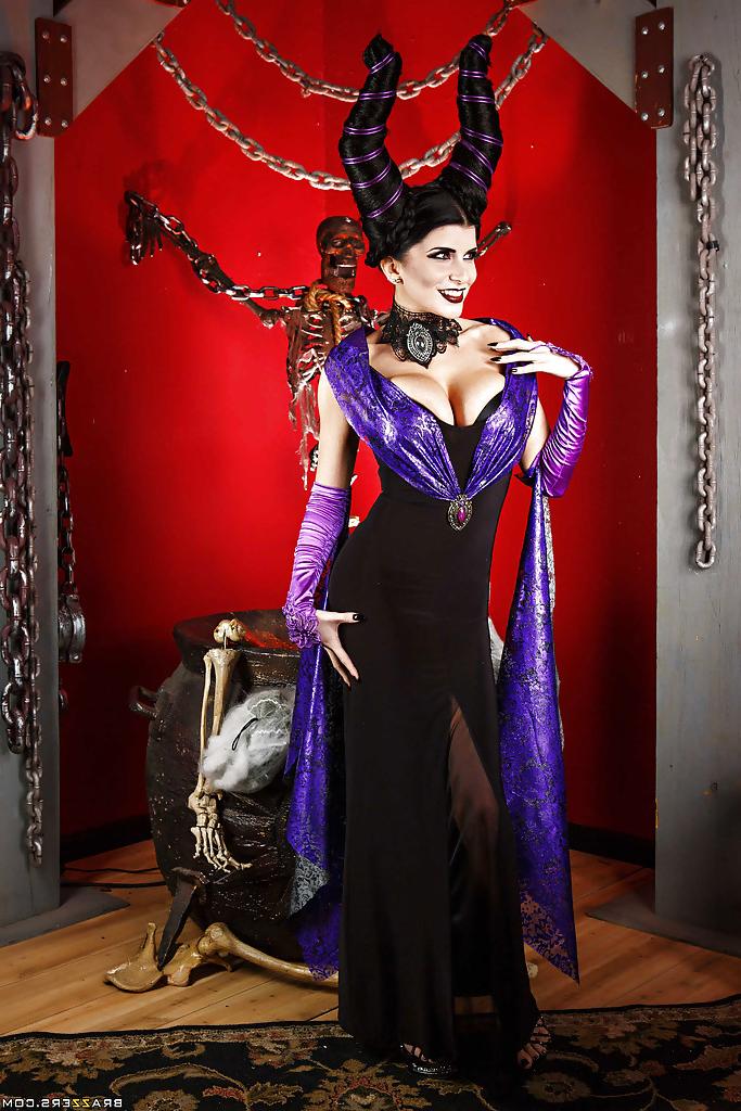 16P Milf pornstar Romi Rain showing off in her Halloween costume