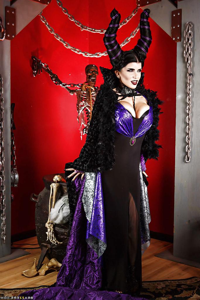 16P Milf pornstar Romi Rain showing off in her Halloween costume