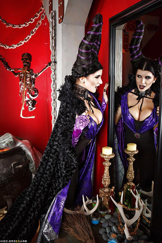 16P Milf pornstar Romi Rain showing off in her Halloween costume