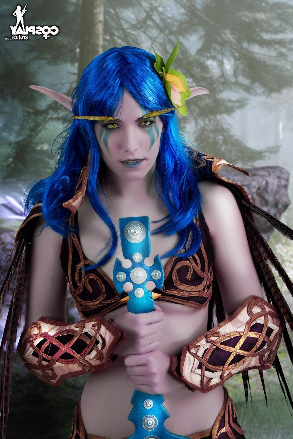 12P Cosplay hottie Cassie invites you on her Crystal Quest