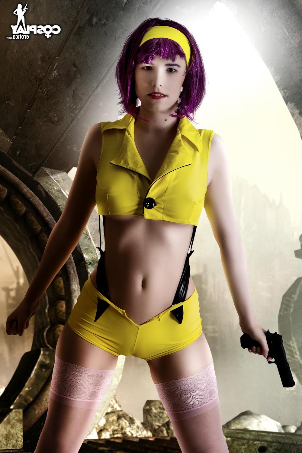12P Hot cosplay girl Cassie kicks some ass with her hot body