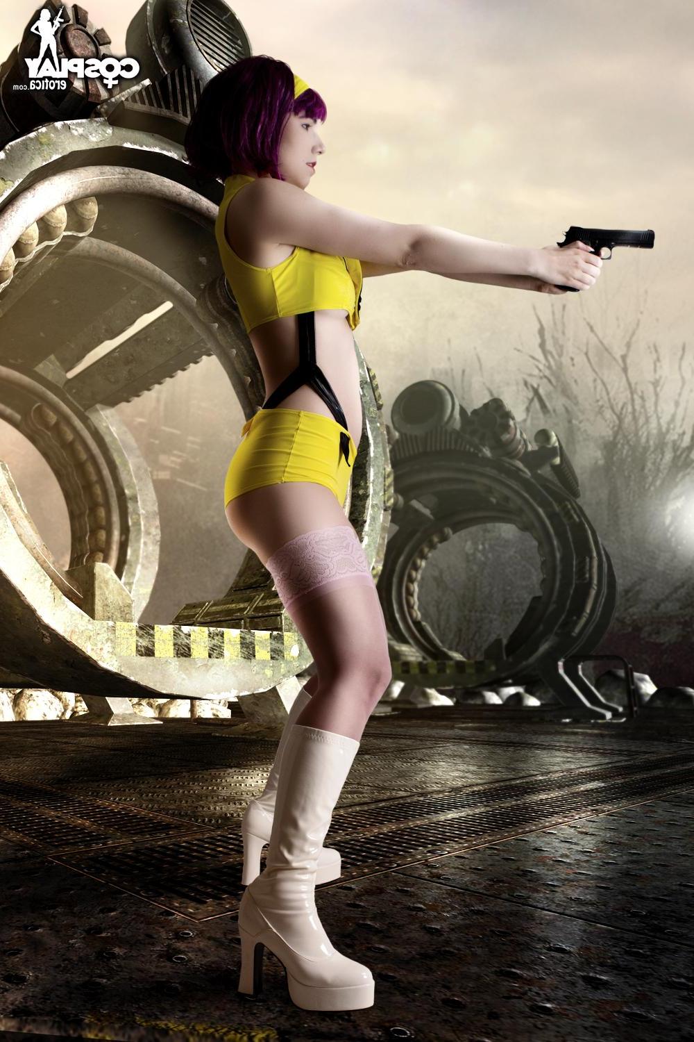 12P Hot cosplay girl Cassie kicks some ass with her hot body