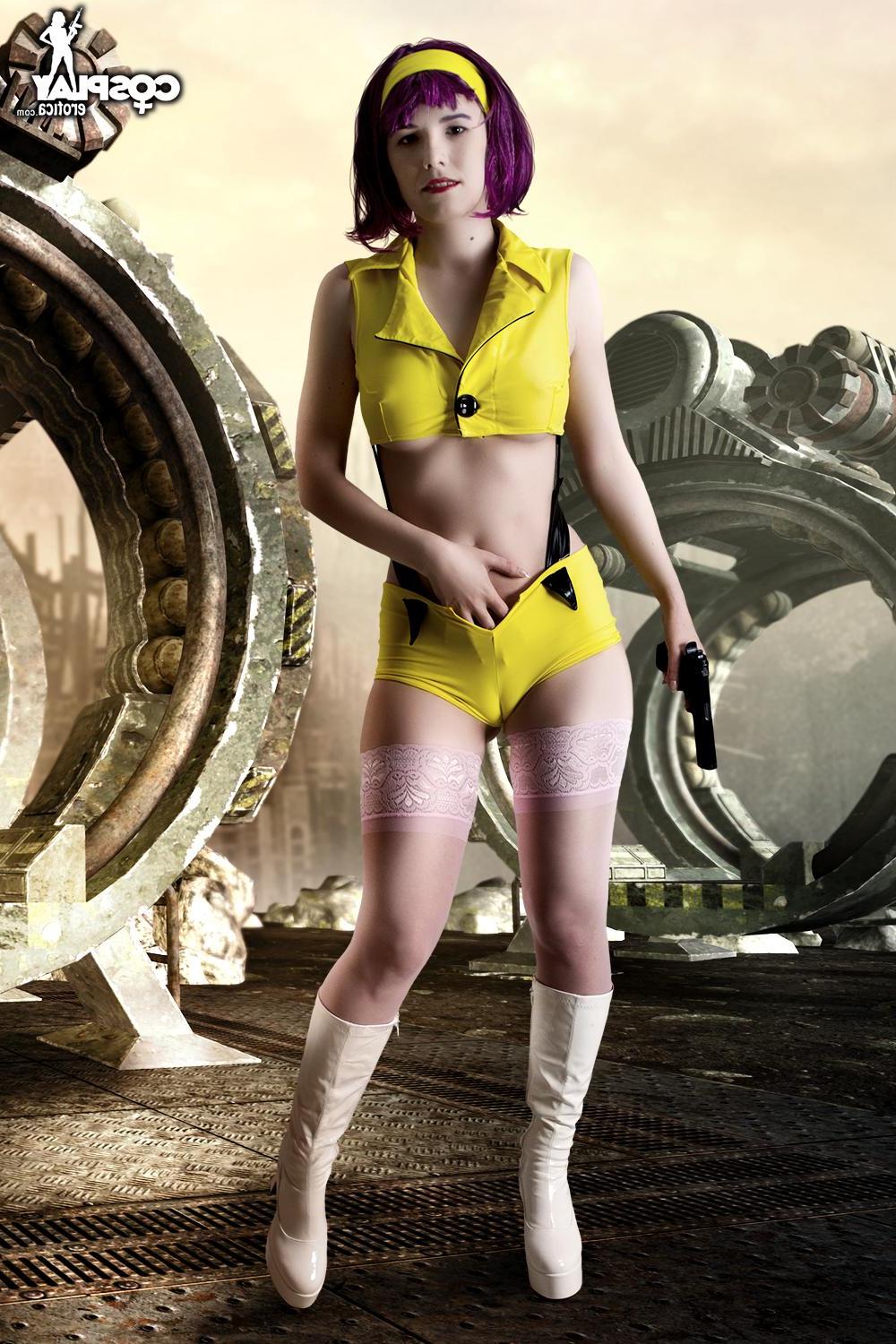 12P Hot cosplay girl Cassie kicks some ass with her hot body