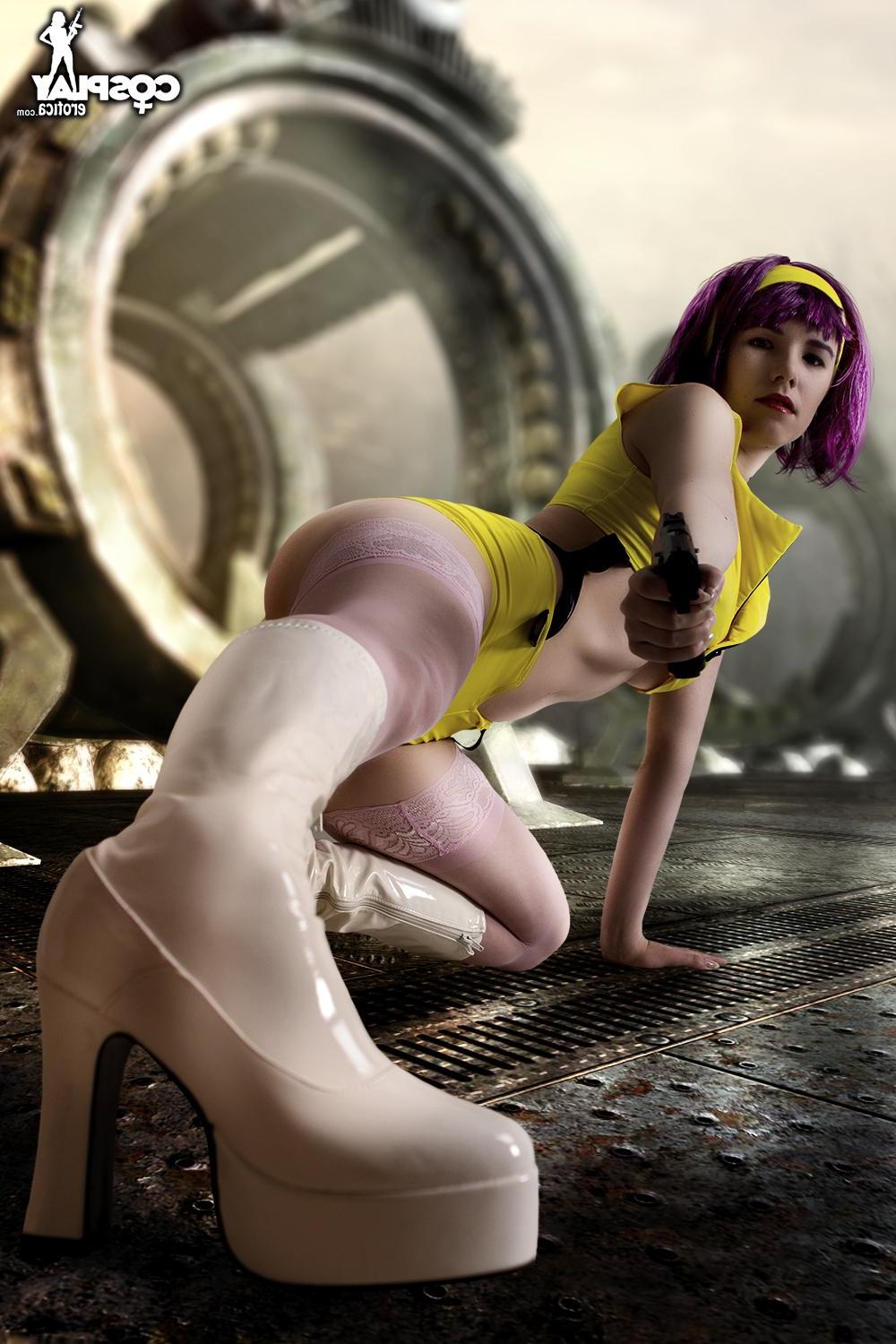 12P Hot cosplay girl Cassie kicks some ass with her hot body