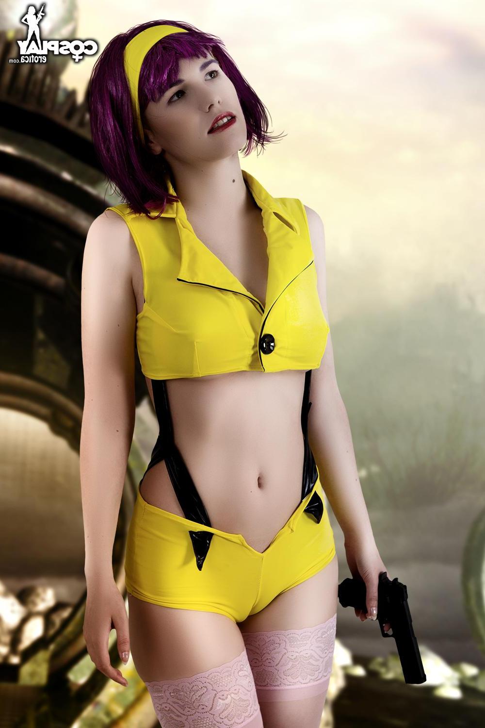 12P Hot cosplay girl Cassie kicks some ass with her hot body