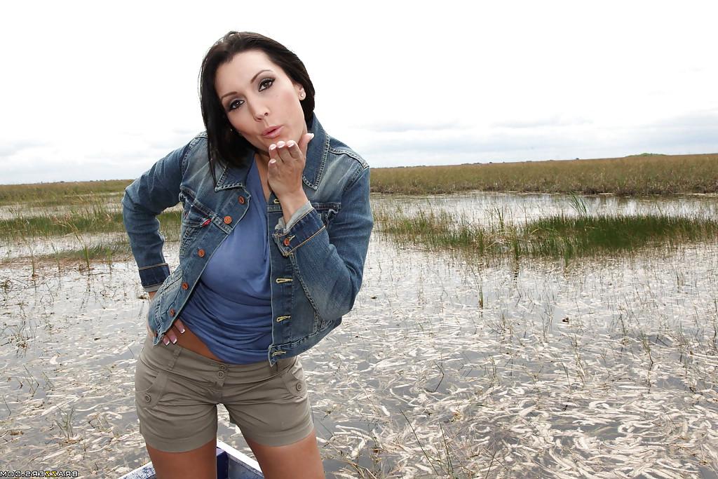 16P Kissable pornstar Dylan Ryder is fingered and fucked outdoor