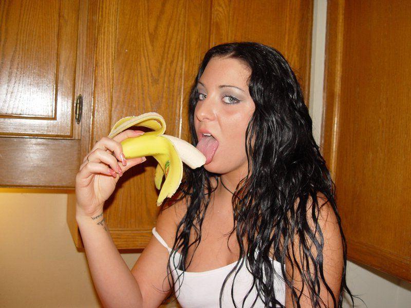 13P Pictures of teen Chloe Foxxx getting dirty in the kitchen