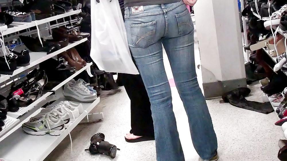 20P Her tight butt & ass in blue jeans 