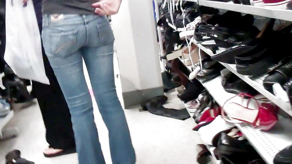 20P Her tight butt & ass in blue jeans 
