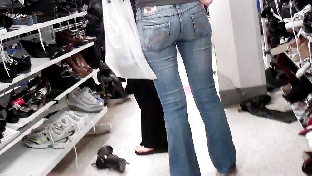 20P Her tight butt & ass in blue jeans 