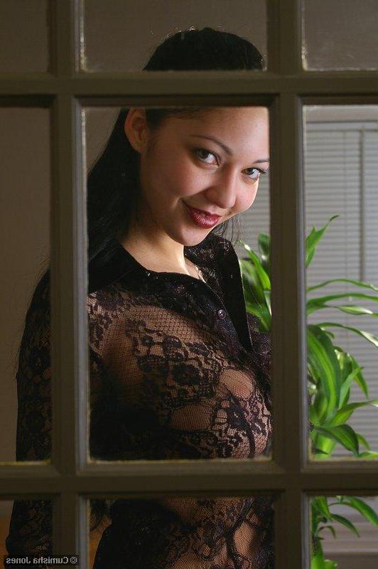 20P Pictures of Cumisha Jones showing you her beautiful body