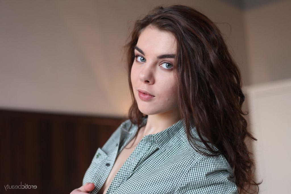 16P Brunette teen Dakota A gives you her tight pussy in "Bed Time"