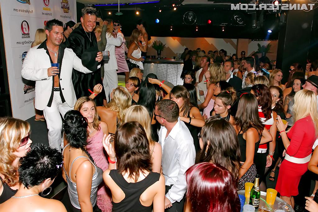 16P Sexy european gals and well-hung lads getting dirty at the drunk party