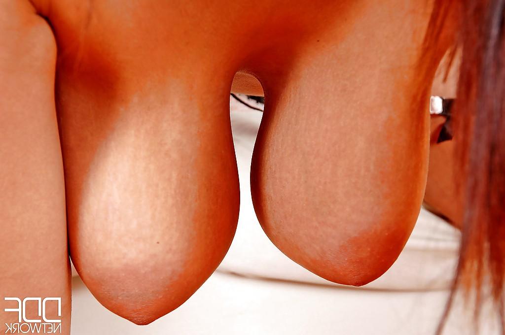 16P Close up posing scene from a busty milf babe Gianna Michaels