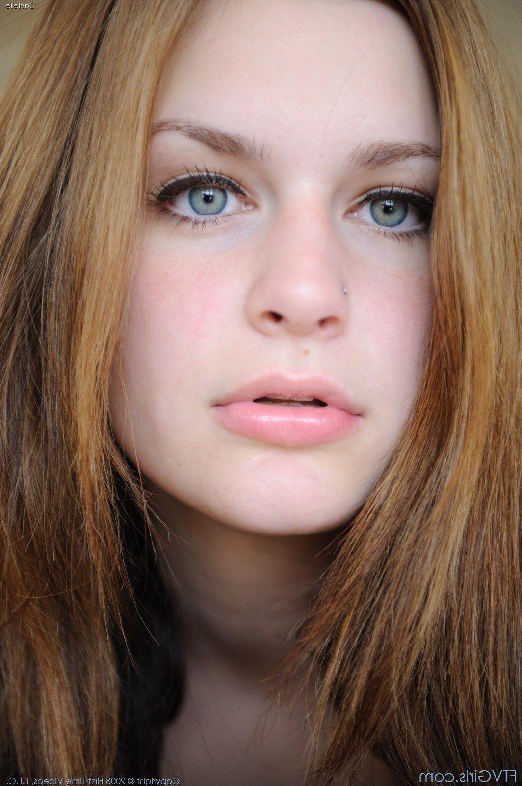 20P Pictures of teen girl Danielle FTV showing her hot body in bed