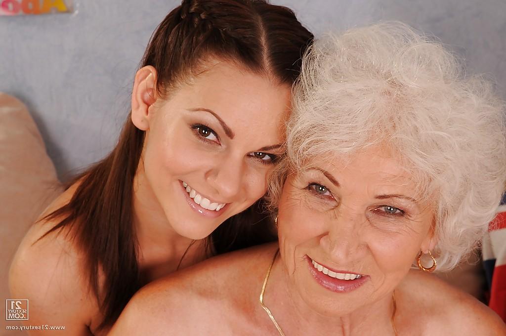 16P Dirty-minded teenage lesbians perform foursome posing scene with lewd grannies