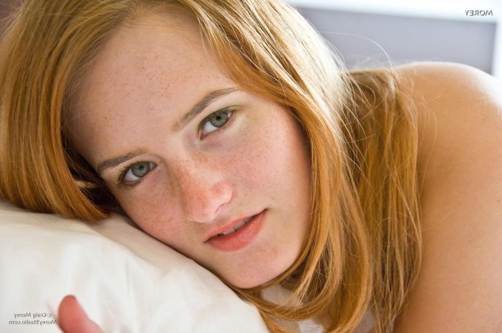 10P Redhead teen Denisa Heaven shows you her nude body in bed