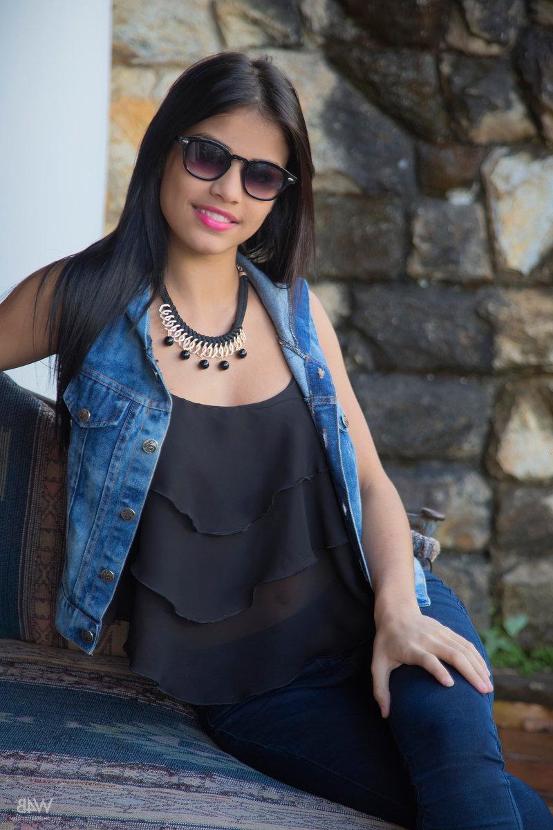 16P Pretty latina Denisse Gomez strips nude for you outside