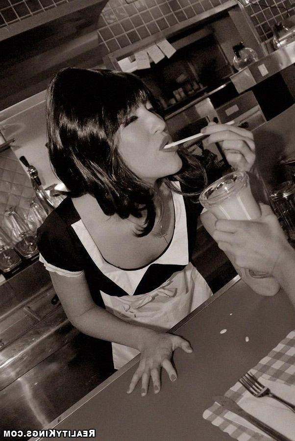 20P Pictures of Sammie and Nikki getting some sexy 50s action