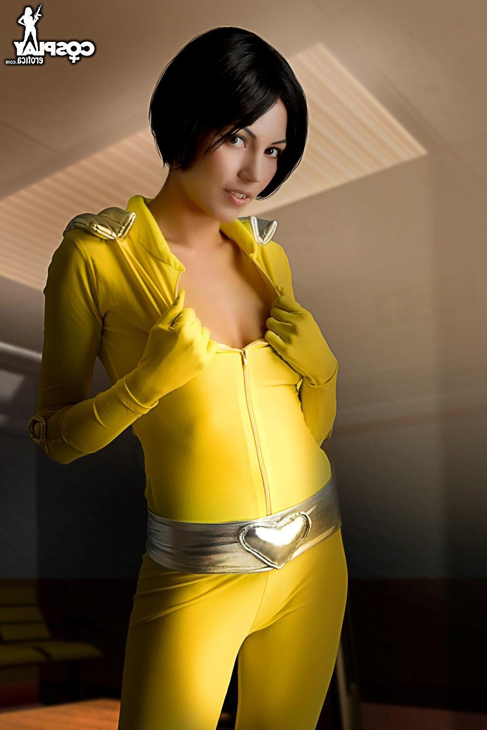 12P Hot cosplayer Devorah exposes her tight body in "Whoop"