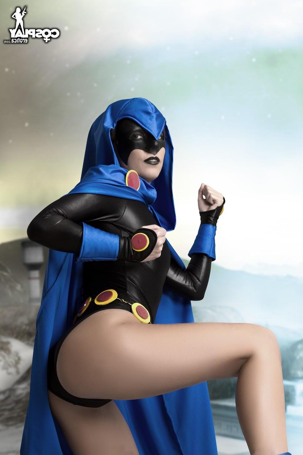 12P Sexy cosplayer Devorah acts out one hot fantasy