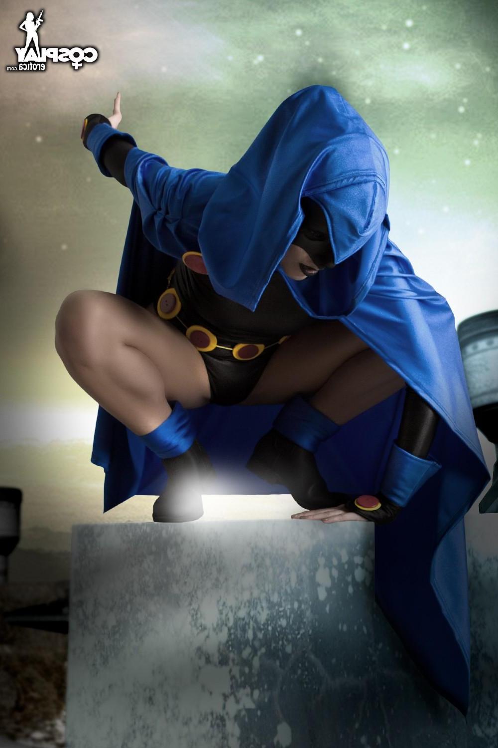 12P Sexy cosplayer Devorah acts out one hot fantasy