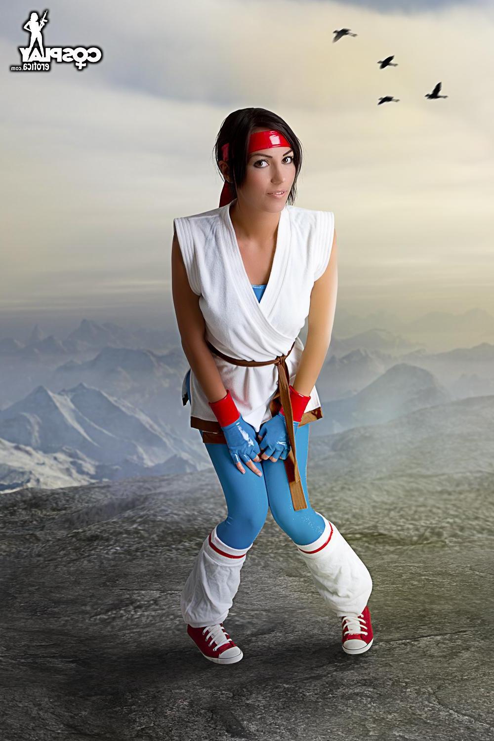12P Cosplay hottie Devorah is ready to kick some ass