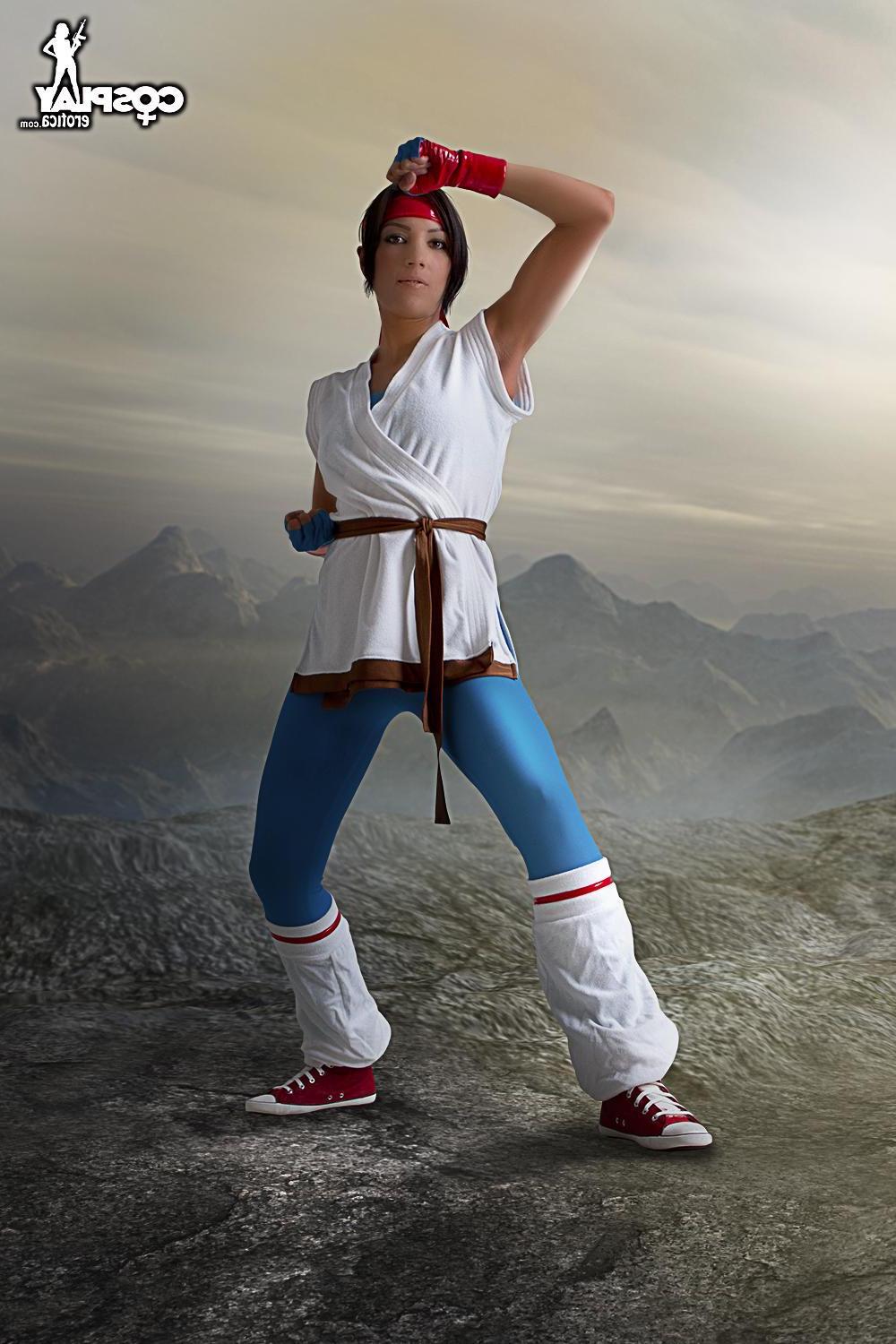 12P Cosplay hottie Devorah is ready to kick some ass